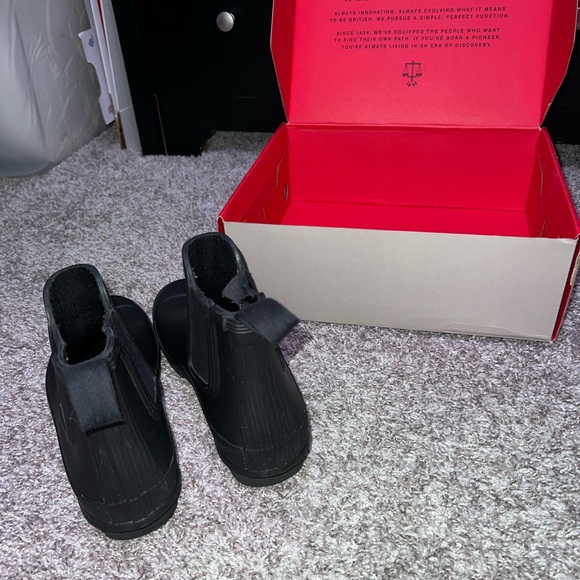 SOLD NWT Hunter Boots Chelsea Short Rain Boots - Picture 13 of 16